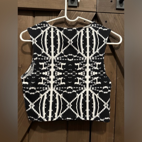 Express crop top - Picture 3 of 4